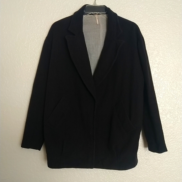 Free people slouchy oversized boyfriend short 2 buttoned coat sz S - Picture 2 of 11